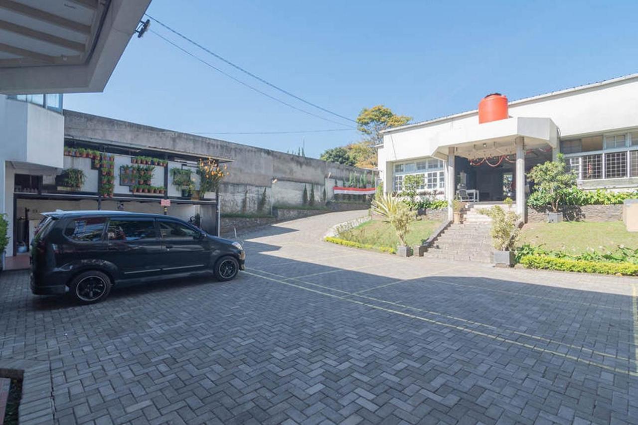 Reddoorz At Jalan Raya Lembang Hotel Padasul Екстериор снимка