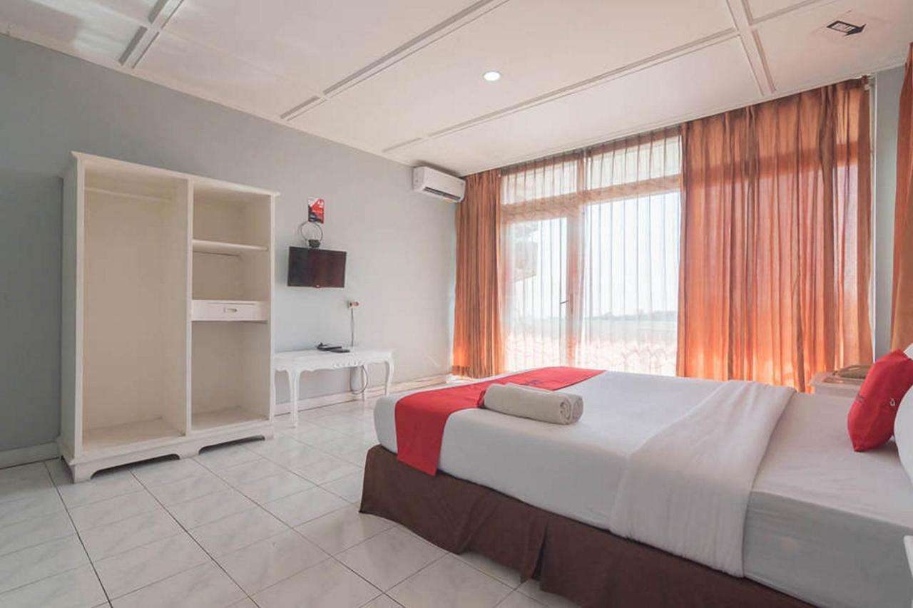 Reddoorz At Jalan Raya Lembang Hotel Padasul Екстериор снимка